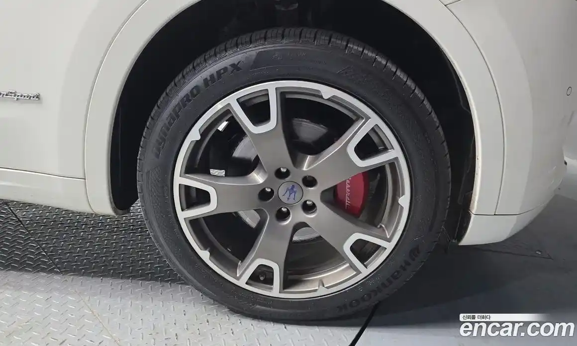 Maserati Levante 2017 3.0 гидро, фото 5