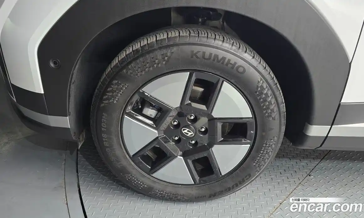 Hyundai Santa Fe 2023 1.6 автомат (гидро), фото 5