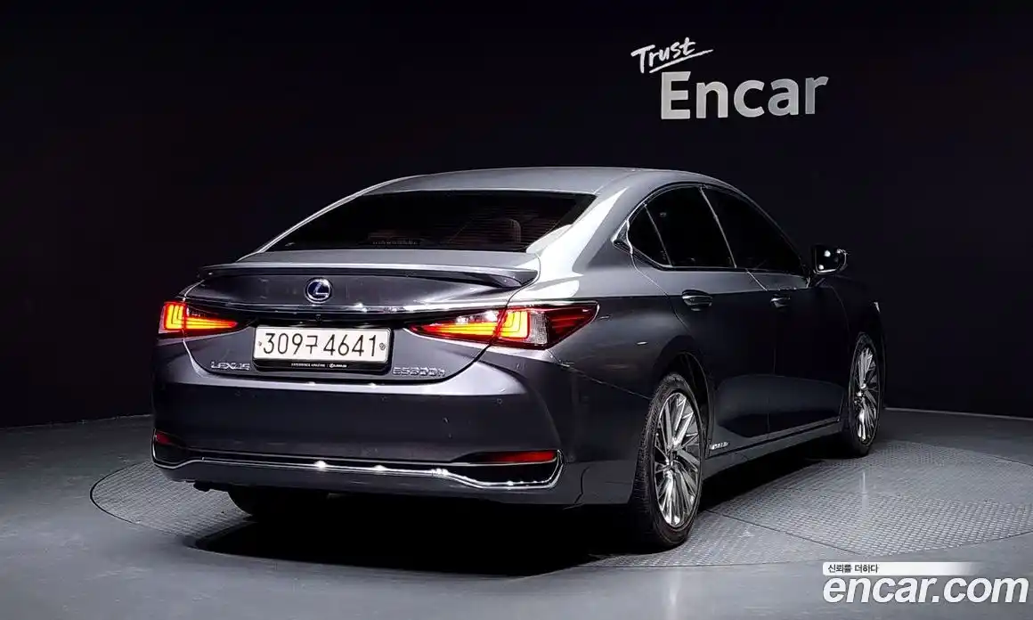 Lexus ES 2021 2.5 гидро, фото 2