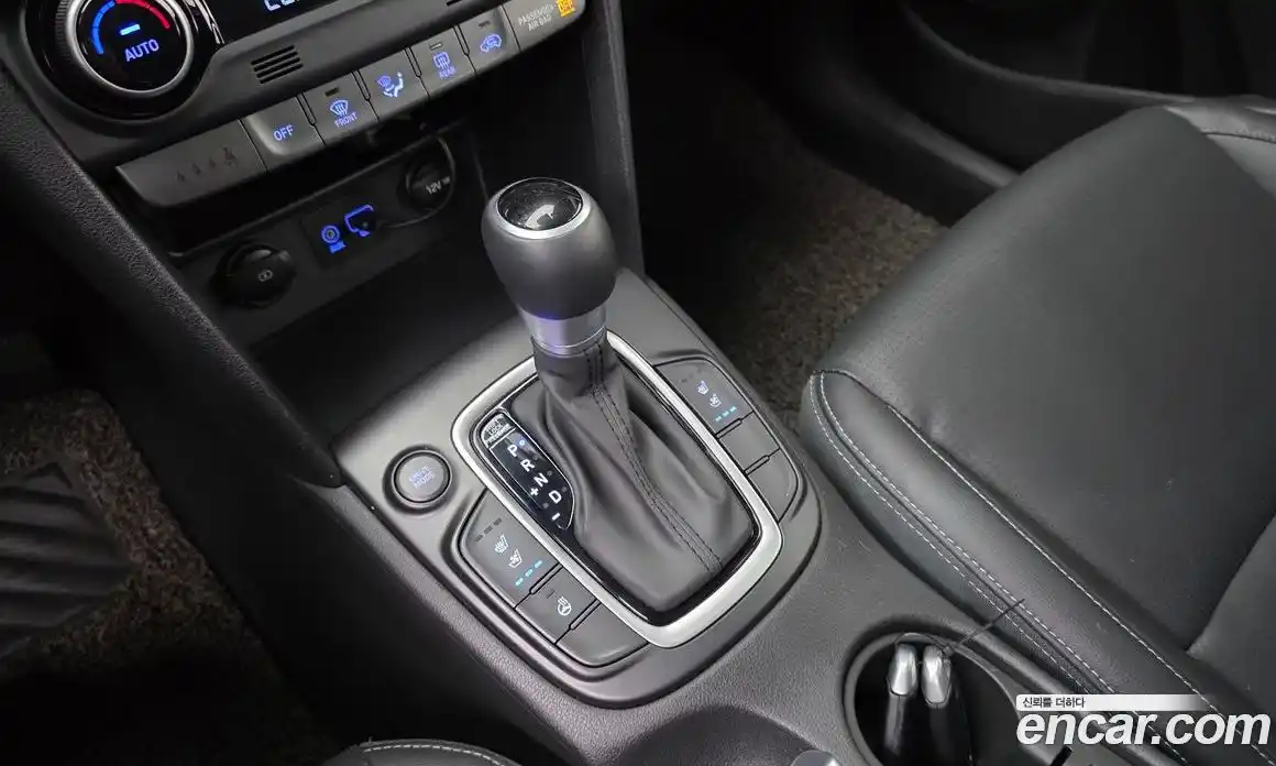 Hyundai Kona 2019 1.6 автомат (гидро), фото 12