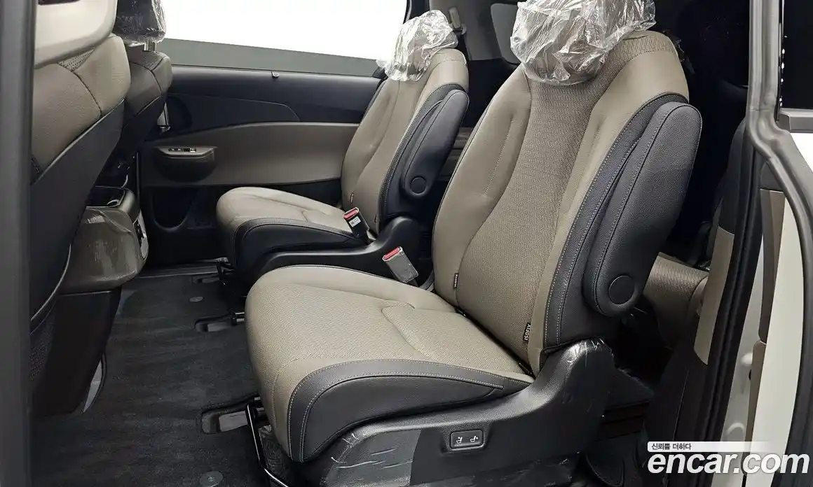 Kia Carnival 2024 1.6 автомат (гидро), фото 12