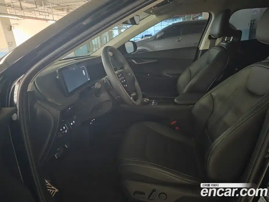 Kia EV6 2025 0.1 автомат (гидро), фото 8