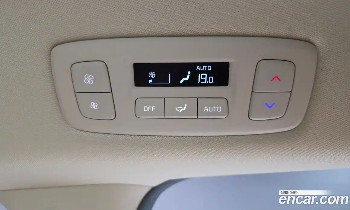 Kia Carnival 2023 2.2 автомат (гидро), фото 32