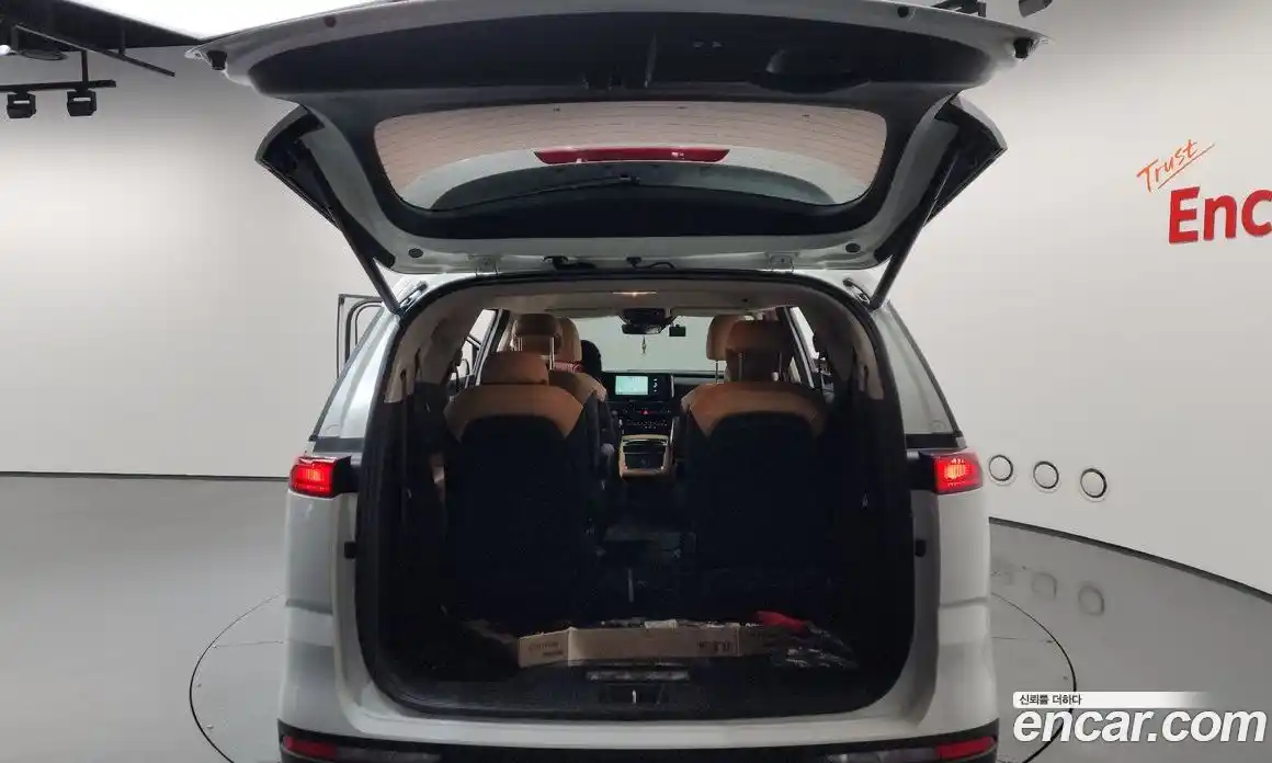Kia Carnival 2022 2.2 автомат (гидро), фото 23