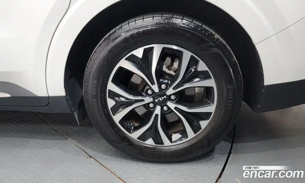 Kia Carnival 2022 2.2 автомат (гидро), фото 6