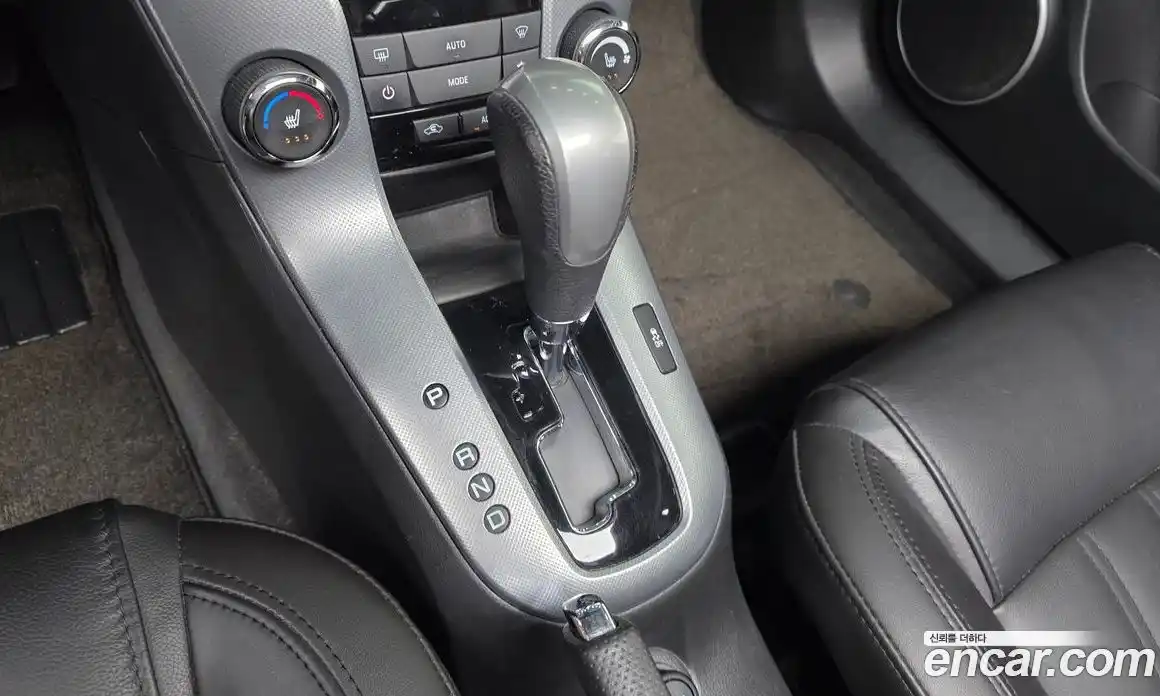 Chevrolet Cruze 2012 1.8 автомат (гидро), фото 9