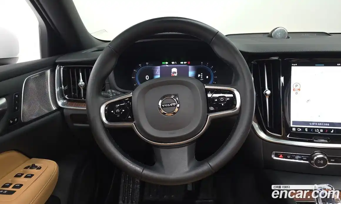 Volvo V60 2023 2.0 автомат (гидро), фото 13