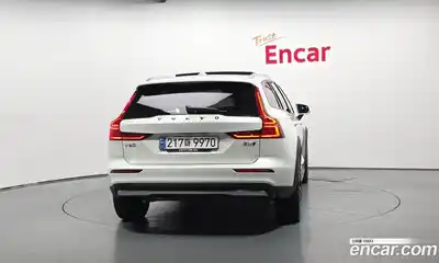 Volvo V60 2023 2.0 автомат (гидро), миниатюра 4