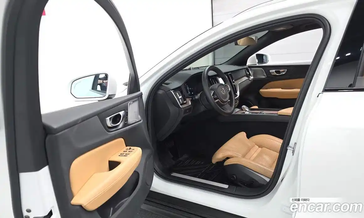 Volvo V60 2023 2.0 автомат (гидро), фото 10