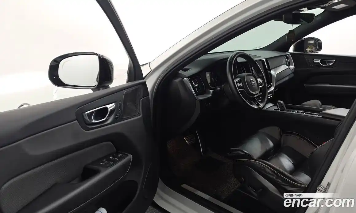 Volvo XC60 2020 2.0 автомат (гидро), фото 13