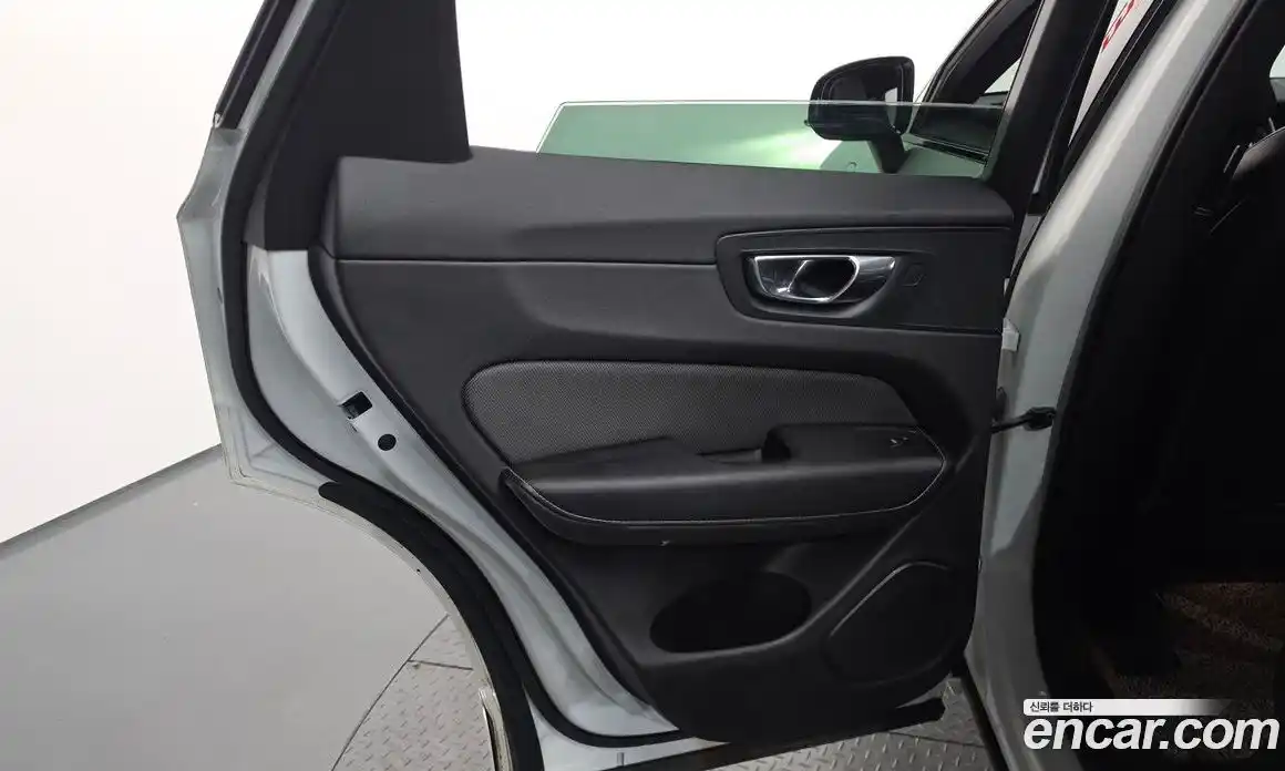Volvo XC60 2020 2.0 автомат (гидро), фото 15