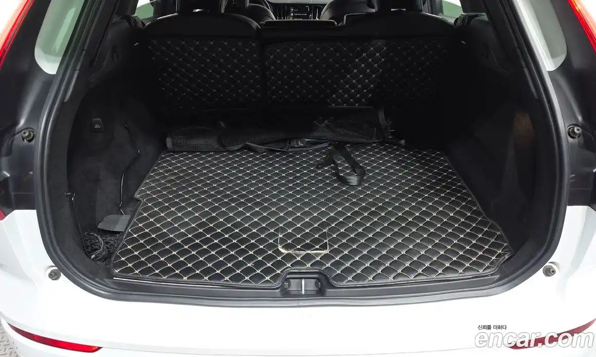 Volvo XC60 2020 2.0 автомат (гидро), фото 25