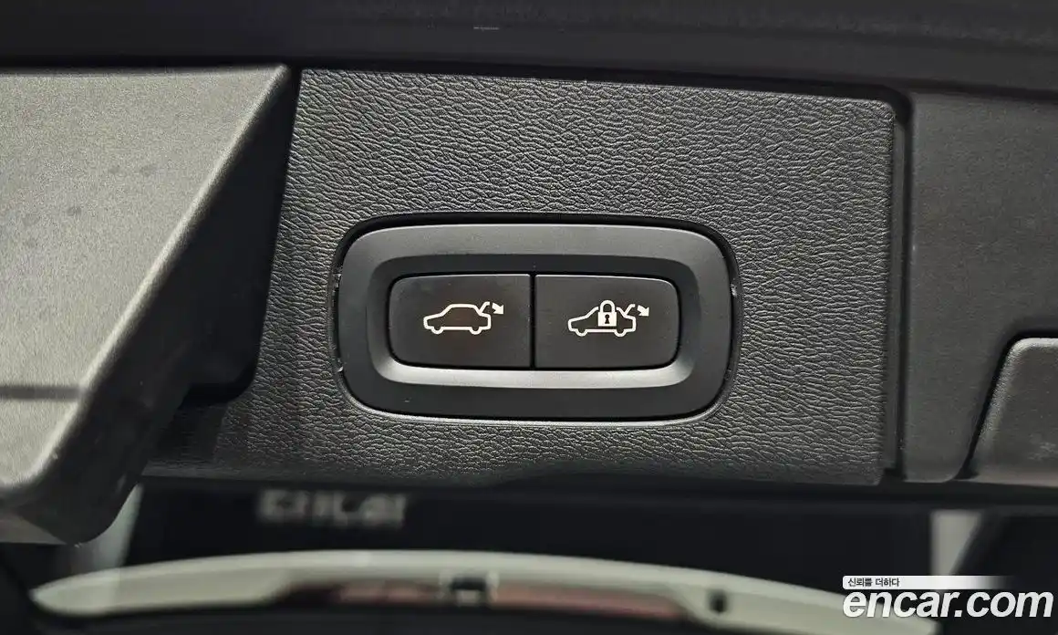 Volvo XC60 2019 2.0 автомат (гидро), фото 20