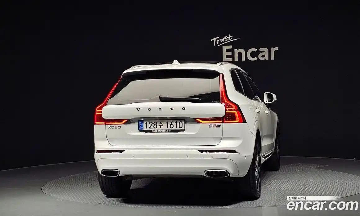 Volvo XC60 2019 2.0 автомат (гидро), фото 4