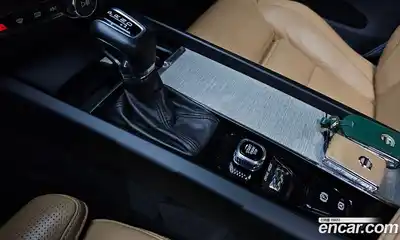 Volvo XC60 2019 2.0 автомат (гидро), миниатюра 9