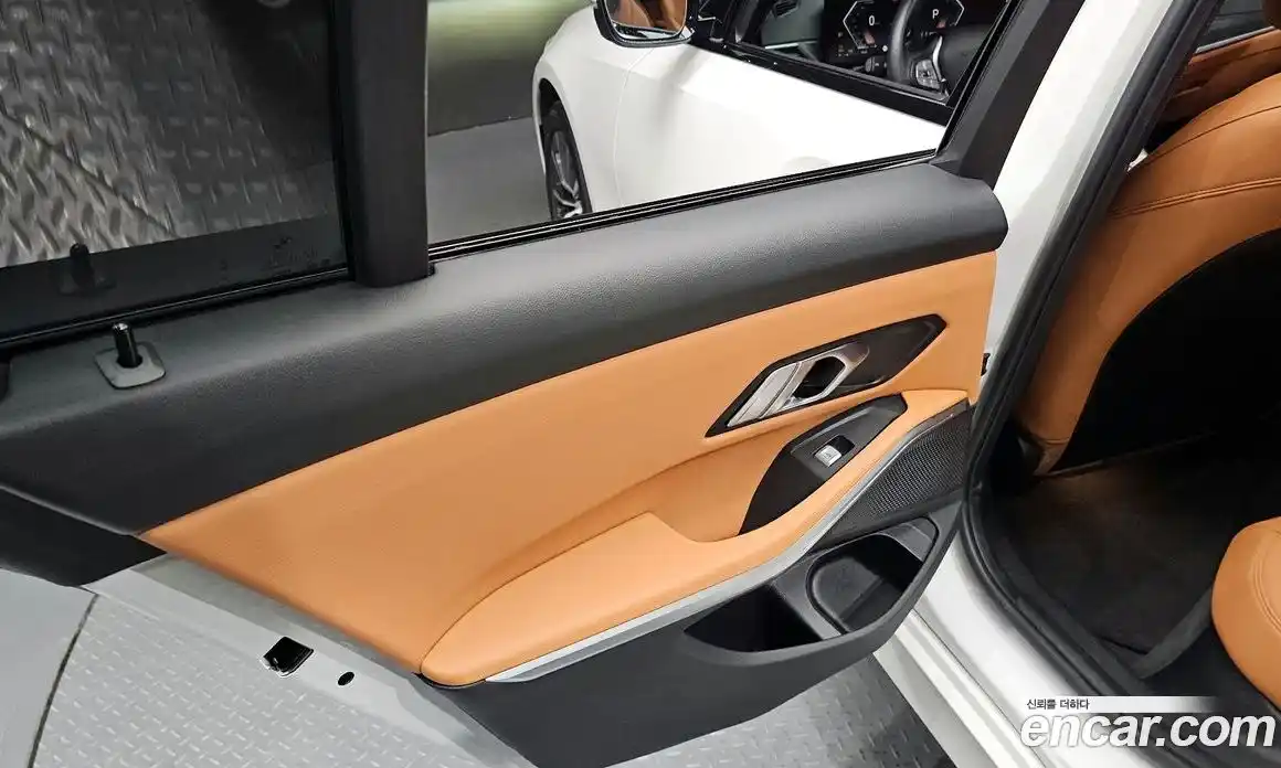 BMW 3 серия 2024 2.0 автомат (гидро), фото 14