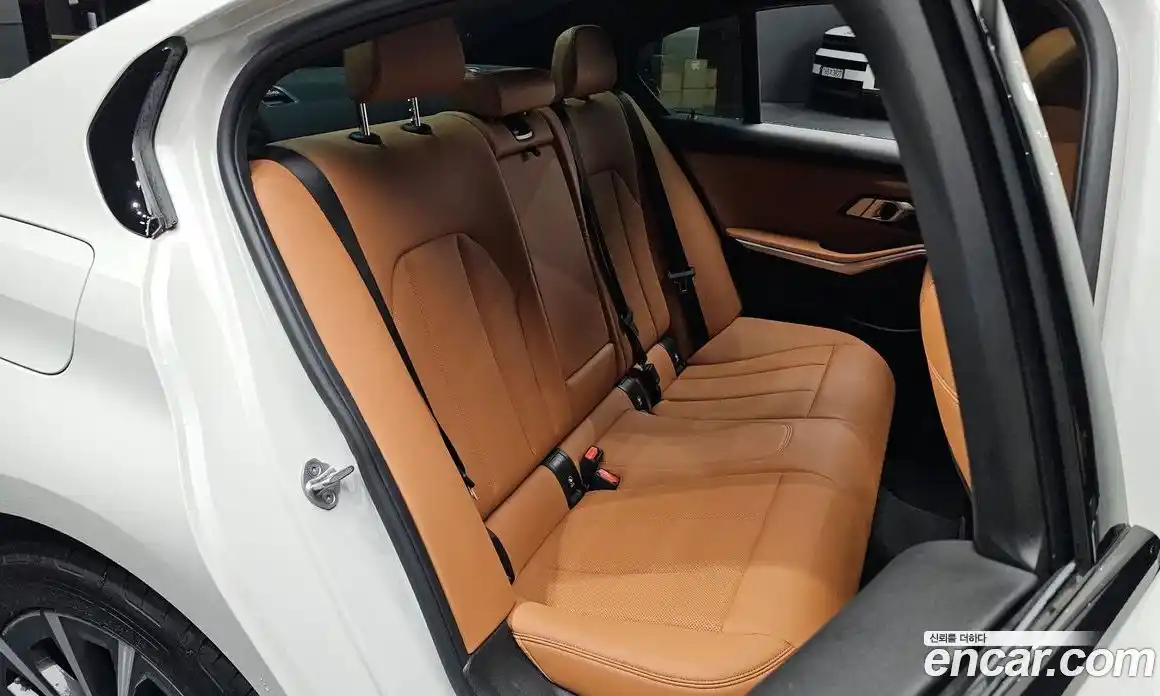 BMW 3 серия 2024 2.0 автомат (гидро), фото 15