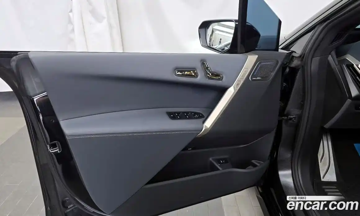 BMW iX 2023 0.3 автомат (гидро), фото 14