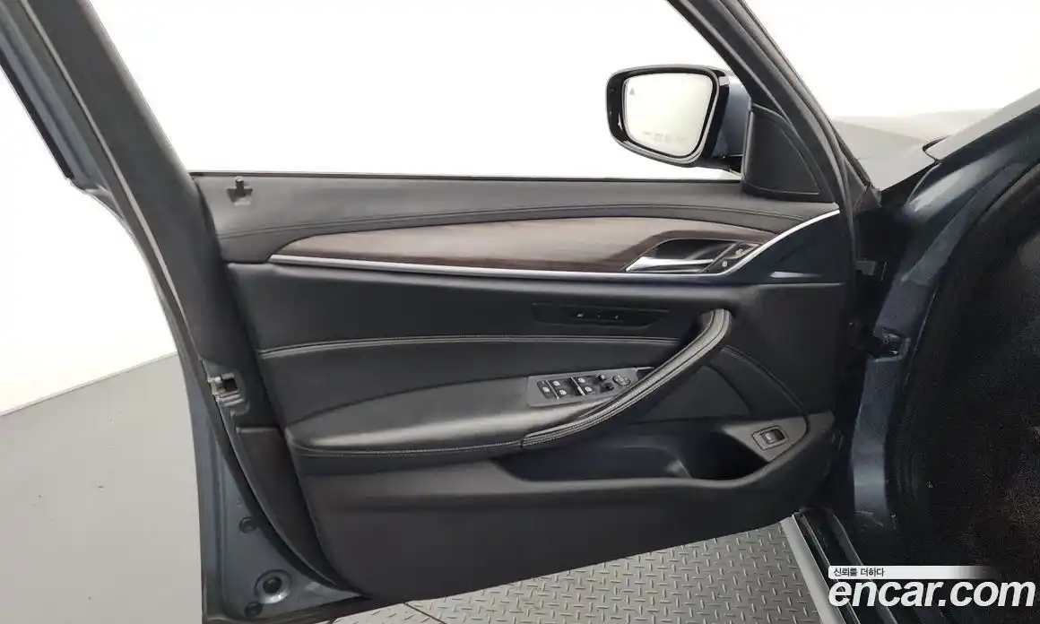 BMW 5 серия 2017 2.0 автомат (гидро), фото 14