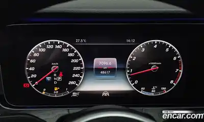 Mercedes-Benz E-Class 2018 2.0 автомат (гидро), миниатюра 11