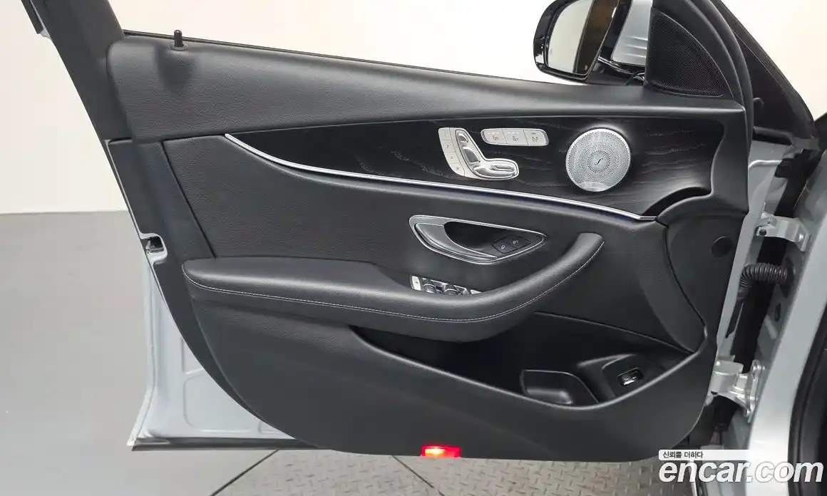 Mercedes-Benz E-Class 2018 2.0 автомат (гидро), фото 14