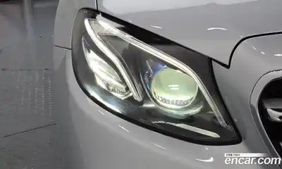 Mercedes-Benz E-Class 2018 2.0 автомат (гидро), миниатюра 8