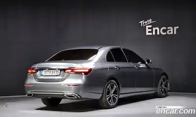 Mercedes-Benz E-Class 2021 2.0 автомат (гидро), миниатюра 2