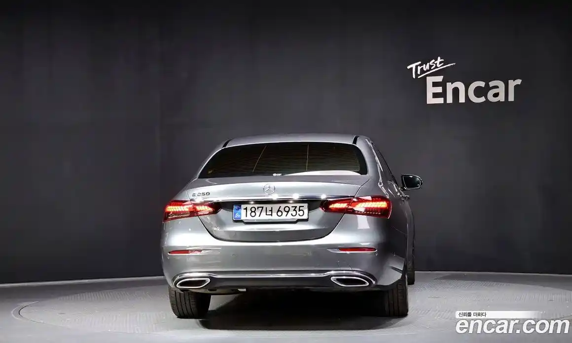 Mercedes-Benz E-Class 2021 2.0 автомат (гидро), фото 4
