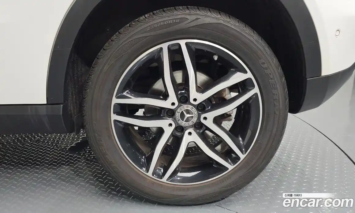 Mercedes-Benz GLA-Class 2019 2.0 гидро, фото 6 Mercedes-Benz GLA-Class 2019 2.0 гидро, фото 6