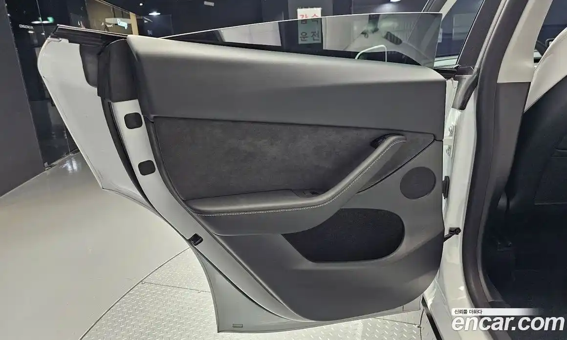 Tesla Model Y 2023 0.2 гидро, фото 15