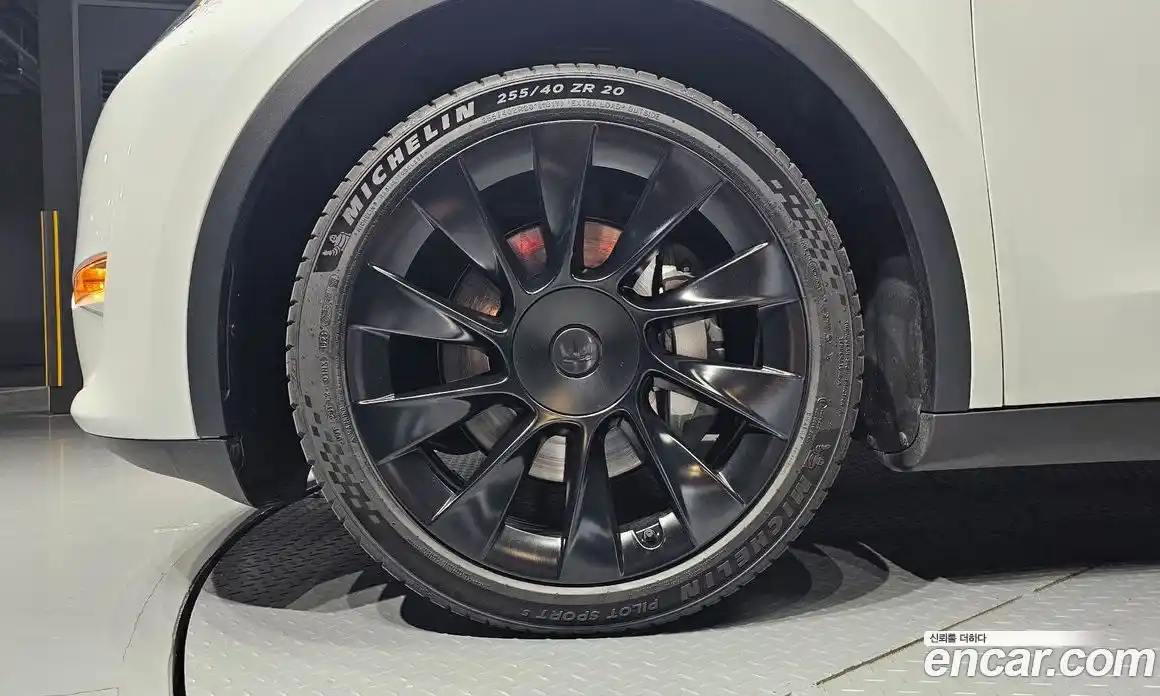 Tesla Model Y 2023 0.2 гидро, фото 5