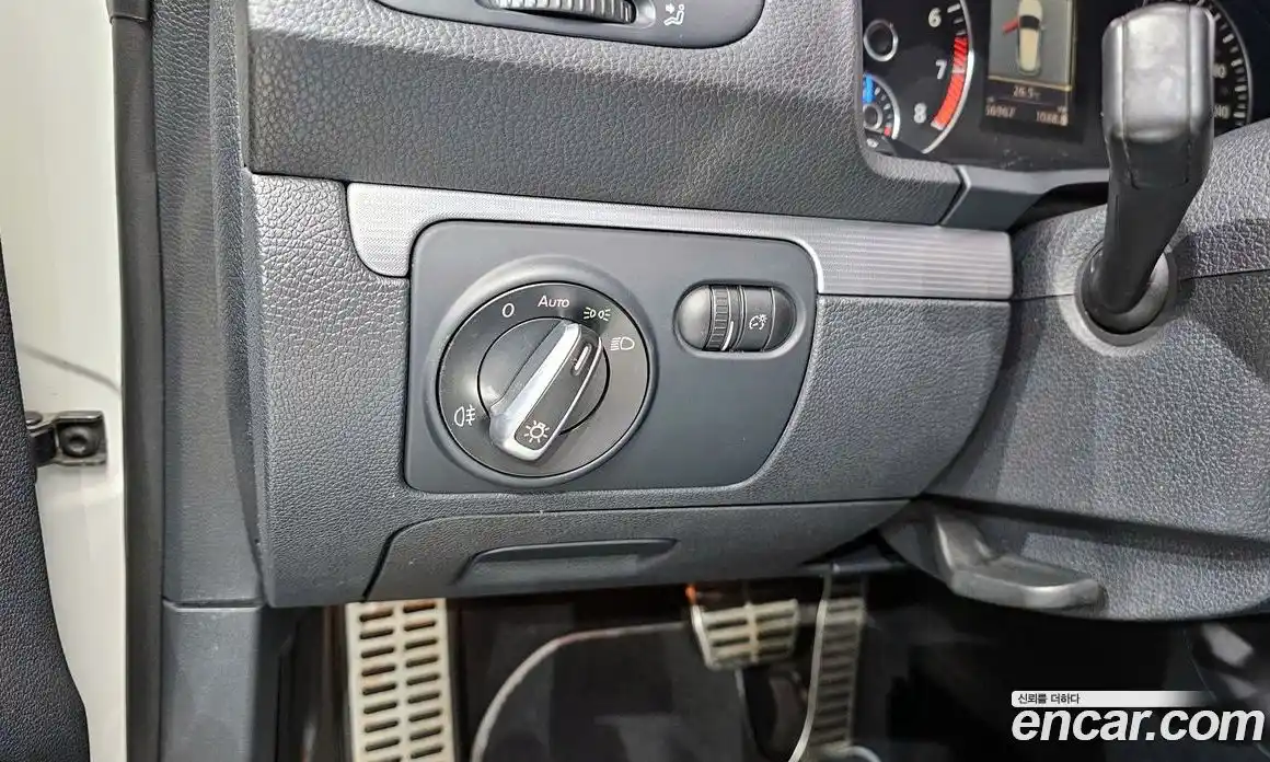 Volkswagen Scirocco 2012 2.0 автомат (гидро), фото 16