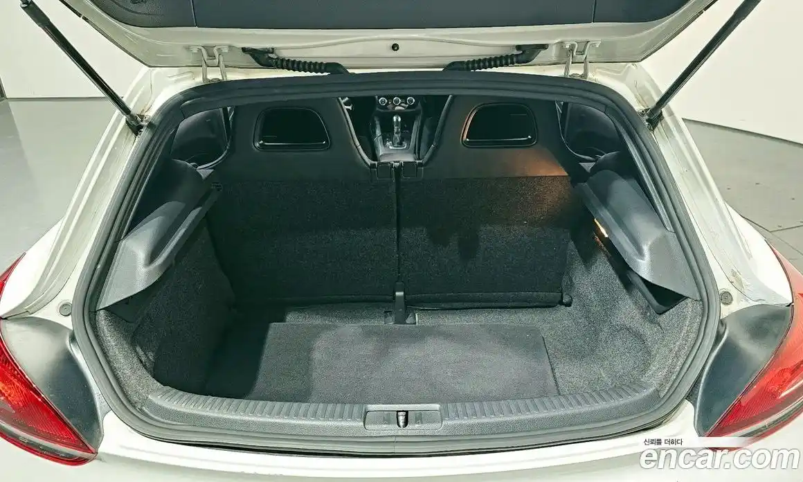 Volkswagen Scirocco 2012 2.0 автомат (гидро), фото 20