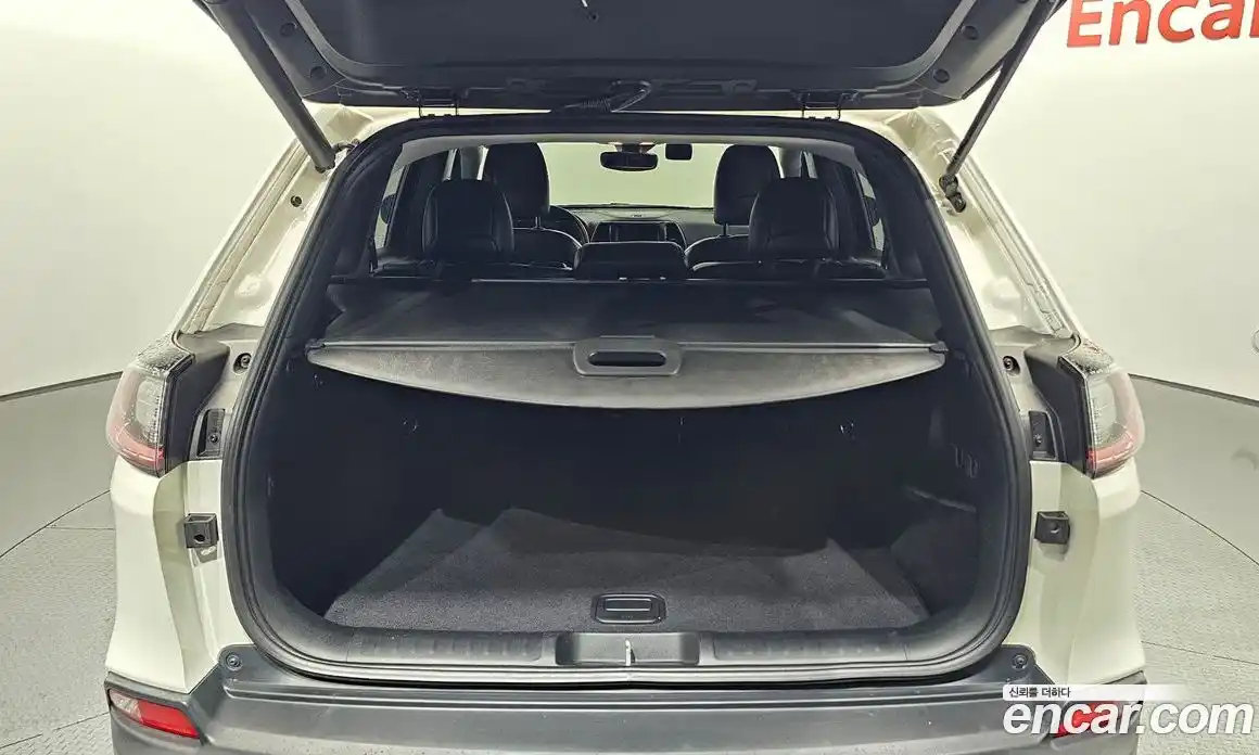 Jeep Cherokee 2019 2.4 автомат (гидро), фото 19