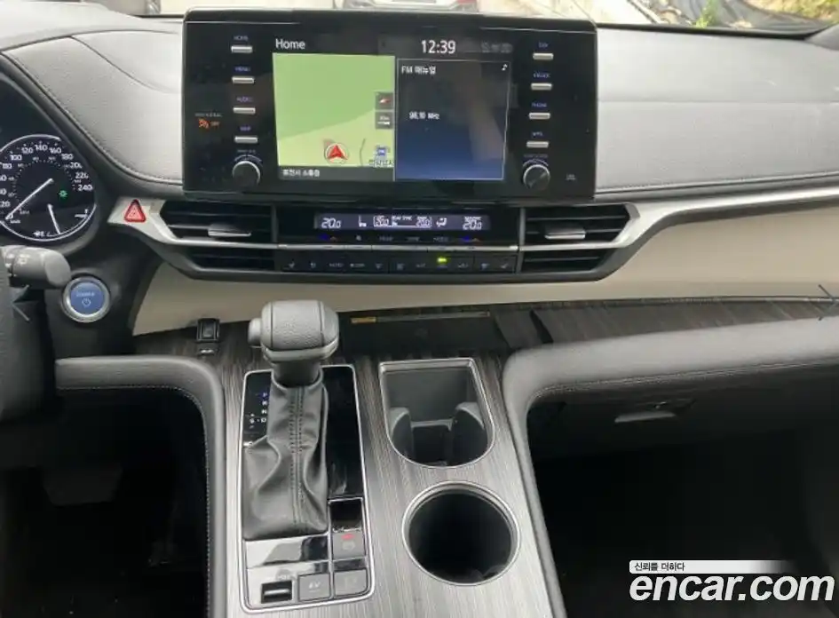 Toyota Sienna 2024 2.5 гидро, фото 15