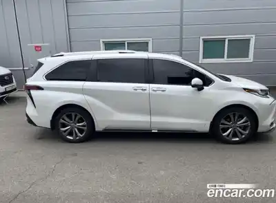 Toyota Sienna 2024 2.5 гидро, миниатюра 3