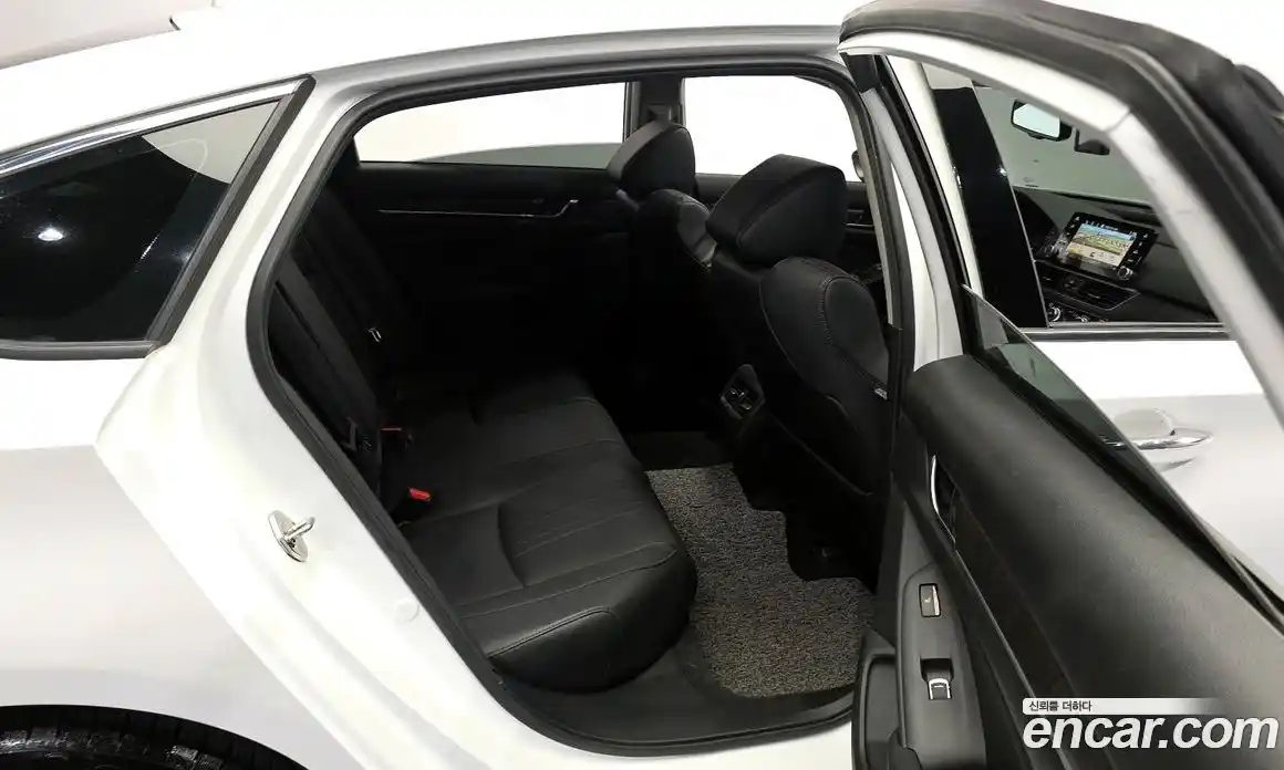 Honda Accord 2018 2.0 автомат (гидро), фото 12