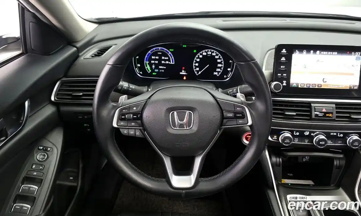 Honda Accord 2018 2.0 автомат (гидро), фото 13