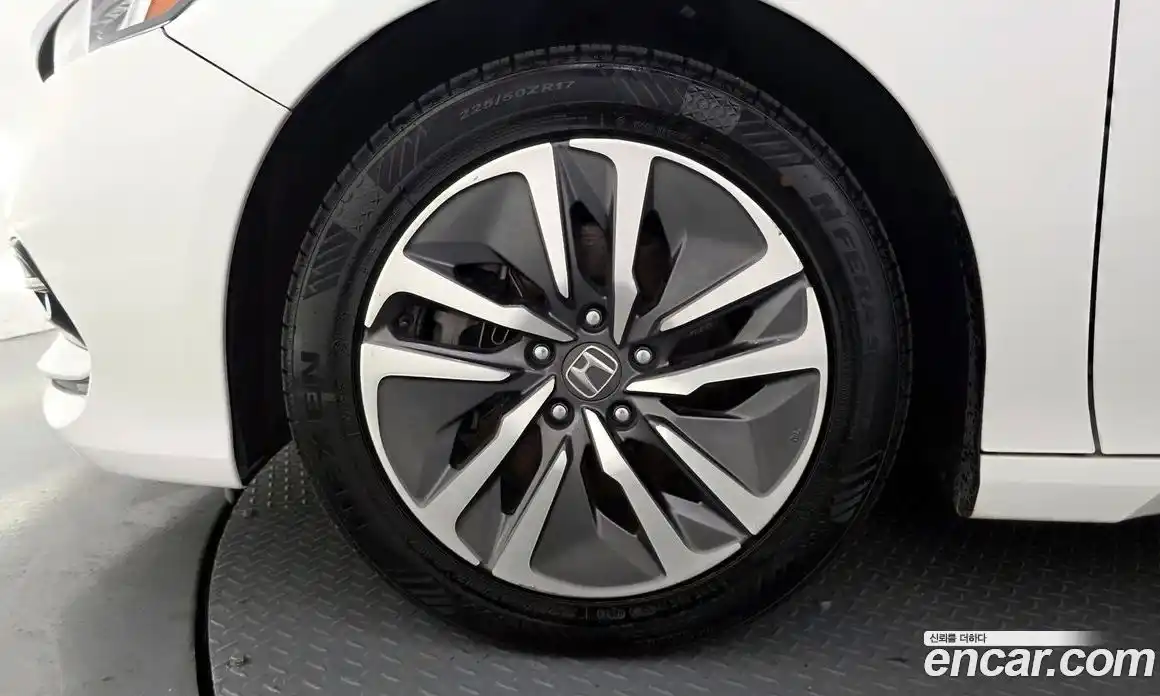 Honda Accord 2018 2.0 автомат (гидро), фото 5