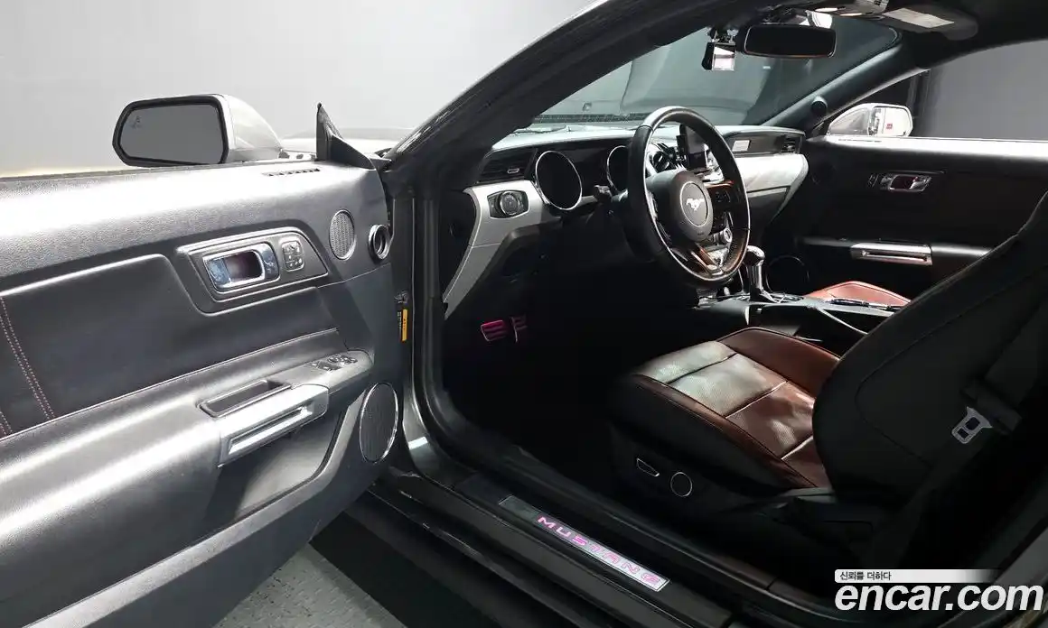 Ford Mustang 2016 5.0 автомат (гидро), фото 10