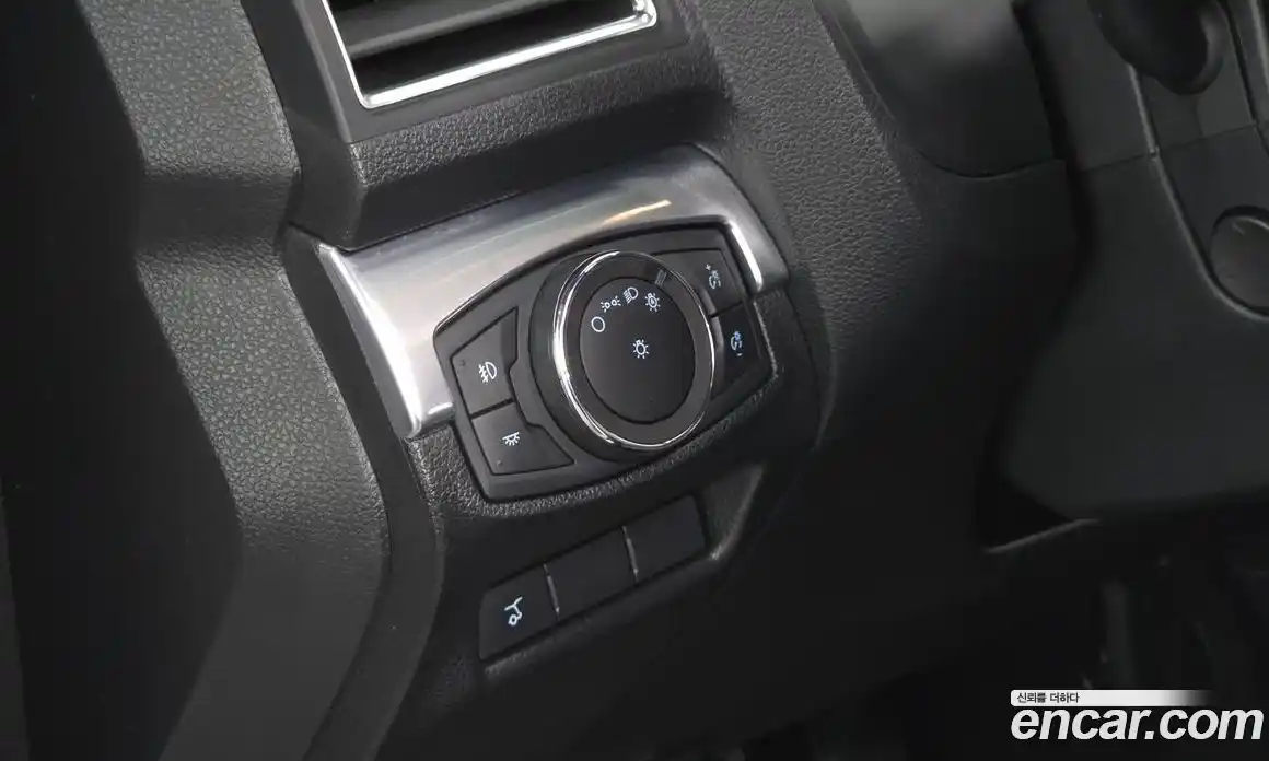 Ford Explorer 2019 2.3 автомат (гидро), фото 15