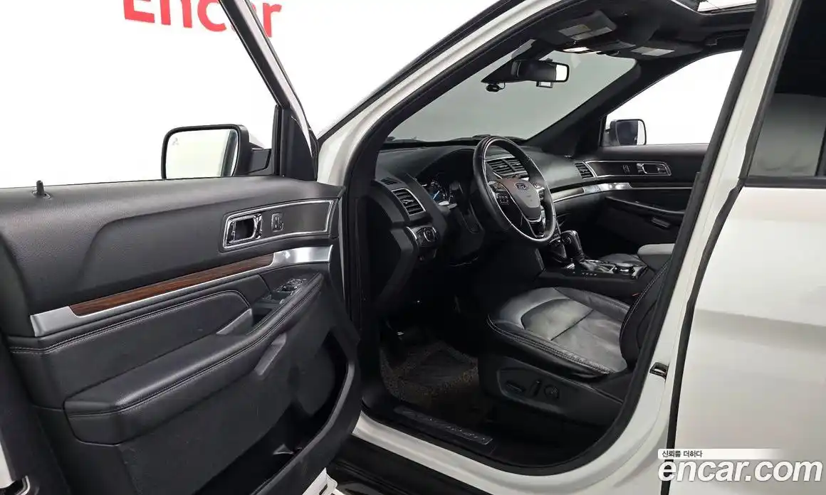 Ford Explorer 2019 2.3 автомат (гидро), фото 10