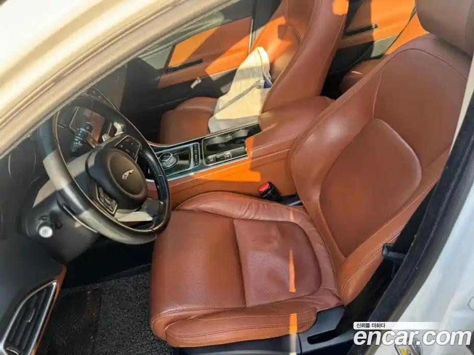 Jaguar XE 2016 2.0 гидро, фото 4