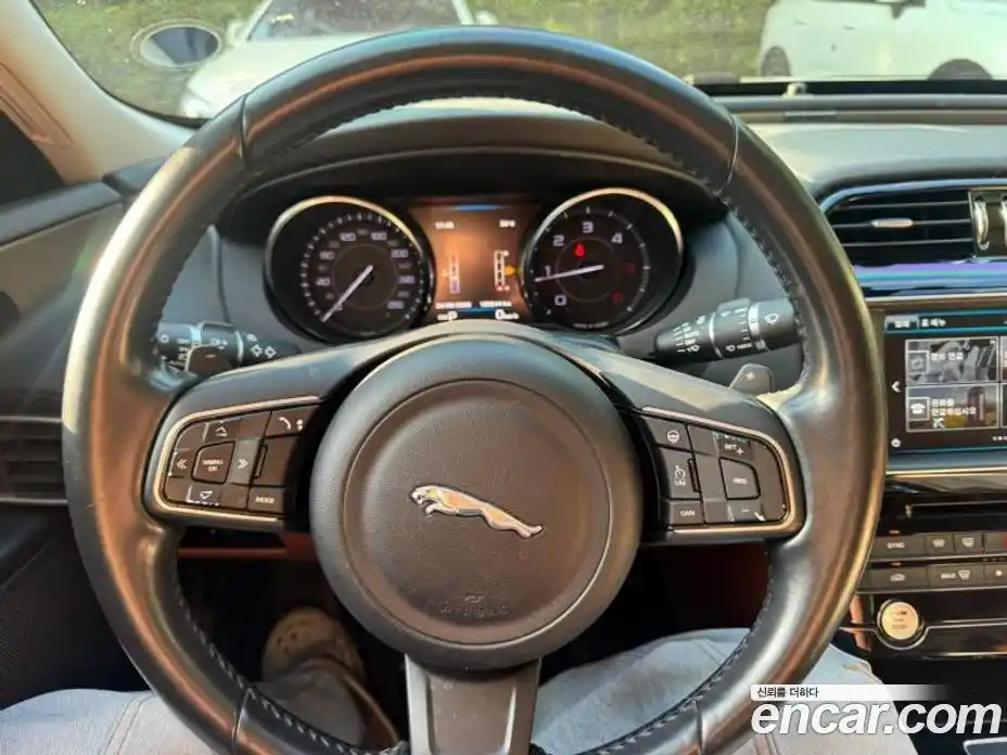 Jaguar XE 2016 2.0 гидро, фото 6