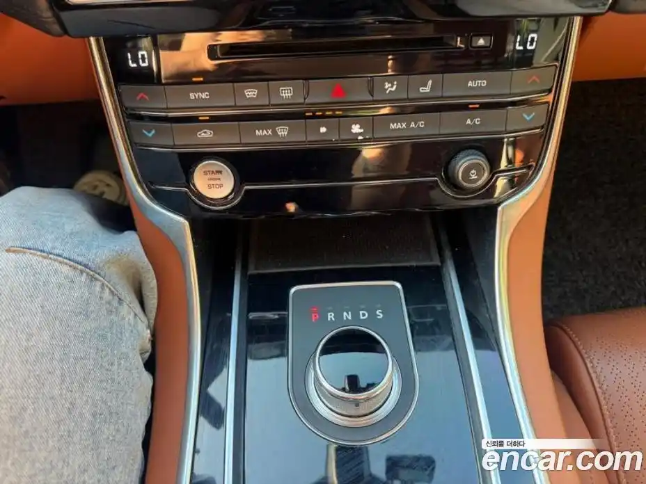 Jaguar XE 2016 2.0 гидро, фото 10