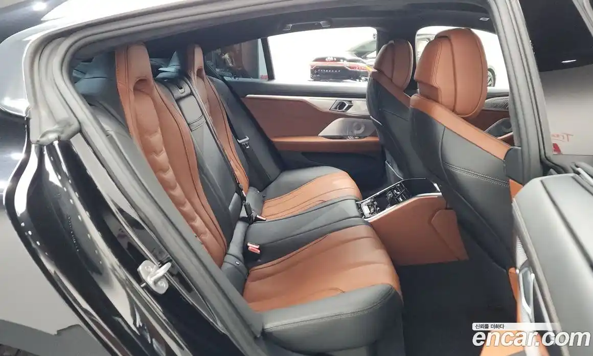 BMW 8 серия 2022 4.4 автомат (гидро), фото 12