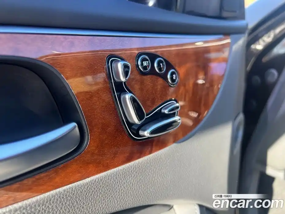 Hyundai Equus 2013 5.0 автомат (гидро), фото 16