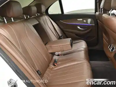 Mercedes-Benz E-Class 2019 2.0 автомат (гидро), миниатюра 12