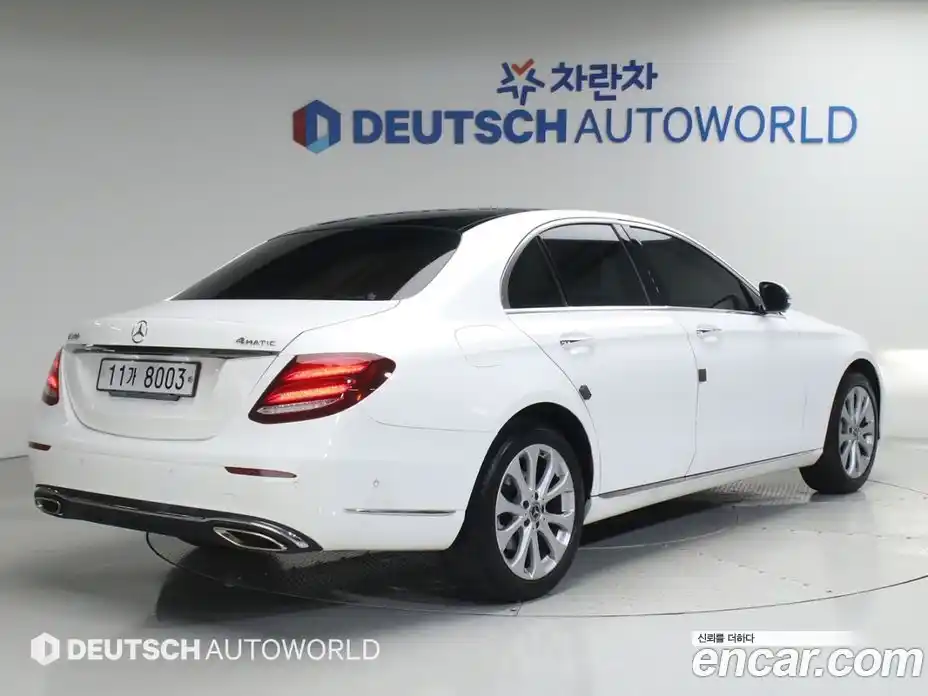 Mercedes-Benz E-Class 2019 2.0 автомат (гидро), фото 2