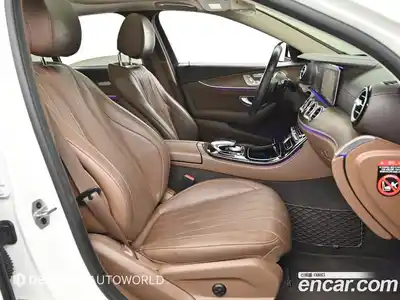 Mercedes-Benz E-Class 2019 2.0 автомат (гидро), миниатюра 10